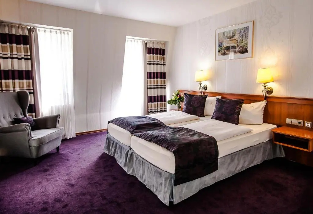 Classic Double room with balcony (full double bed)