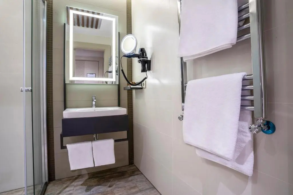 Economy room