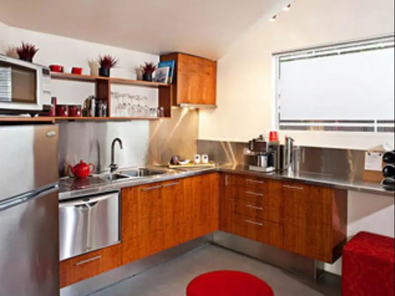 Two Four Two Boutique Apartments - Chambres