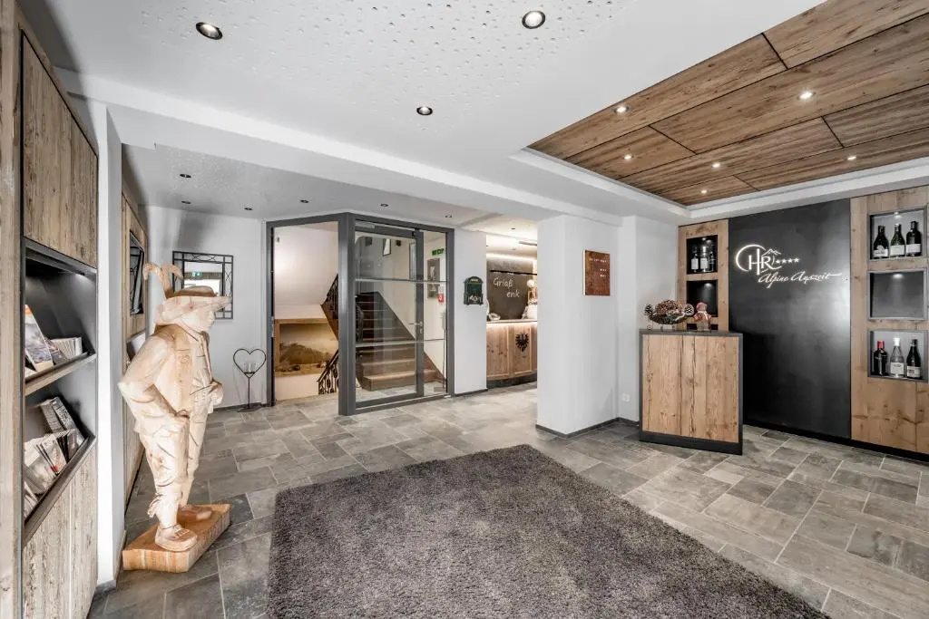 Lobby & Reception