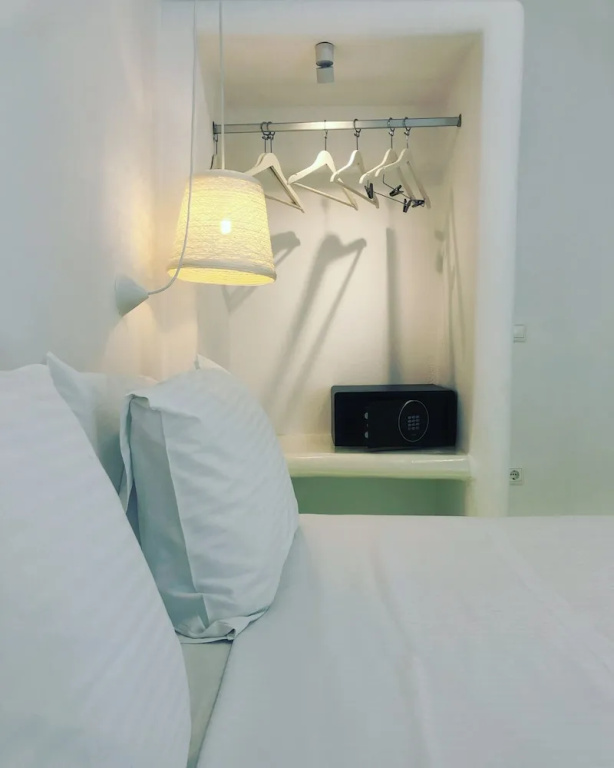 Deluxe Double room with balcony and with city view (full double bed)