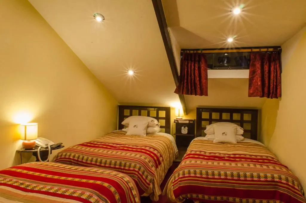 Standard Triple room