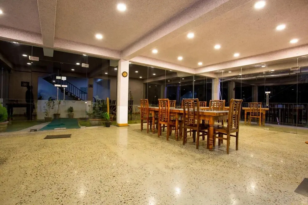 The Tenth Hotel - Général