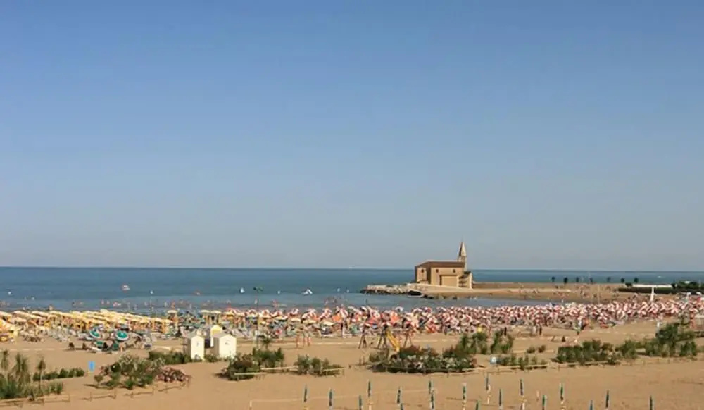 Beach & Waterfront