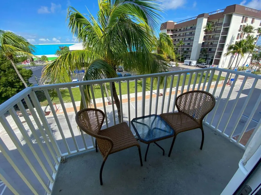 Harbour House at the Inn Unit 302 by Coastal Vacation Properties
