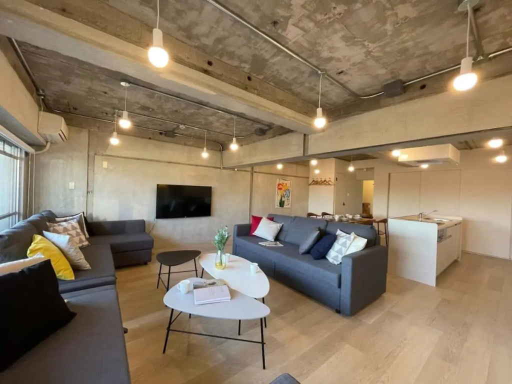 30 sec to PeacePark!! HUGE comfort house Up to 10p