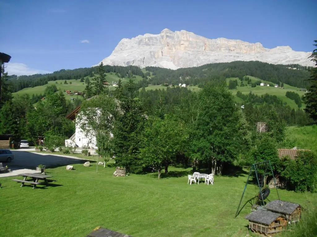 Apartment with mountain view