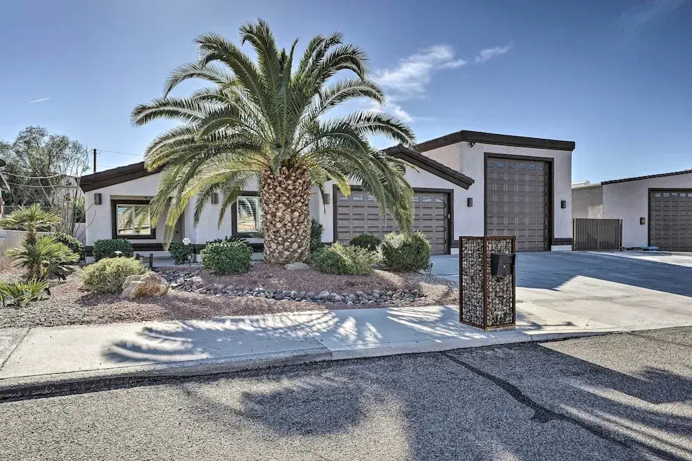 3 Mi to Lake: Lake Havasu Home w/ Pool! — фото 4