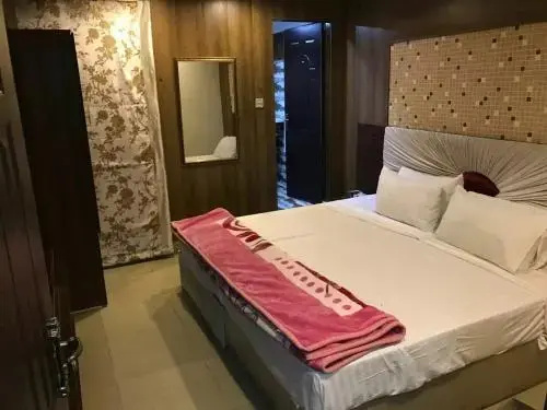 The Westin Suites Hotel. Marriodd. 7 Days