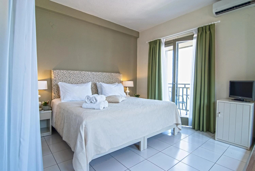 Kenta Beach Hotel — 3