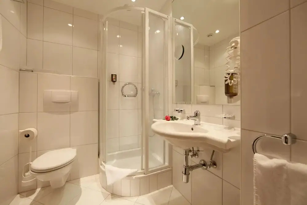 Standard Double room with balcony (full double bed)