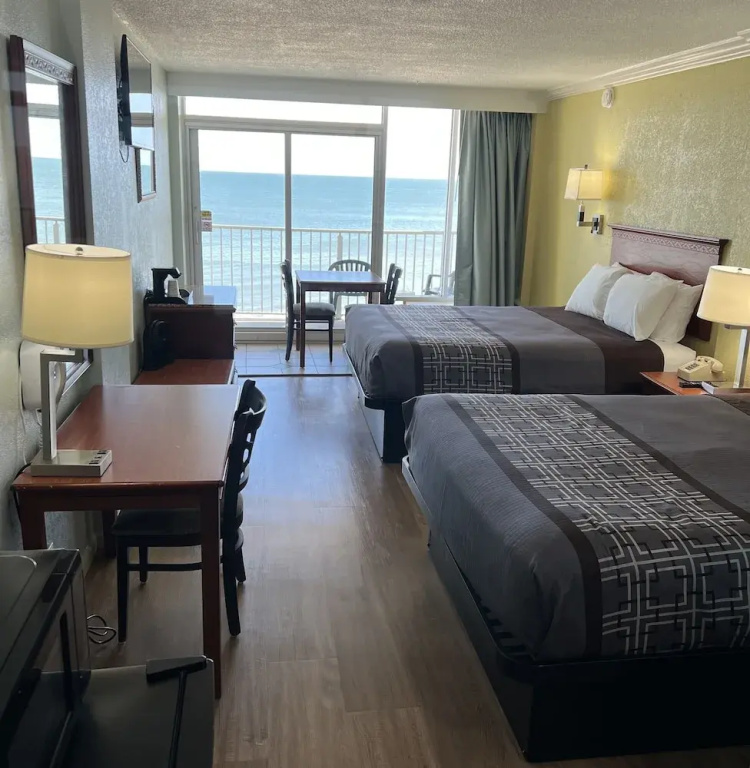 Standard Quadruple room with balcony and with ocean view