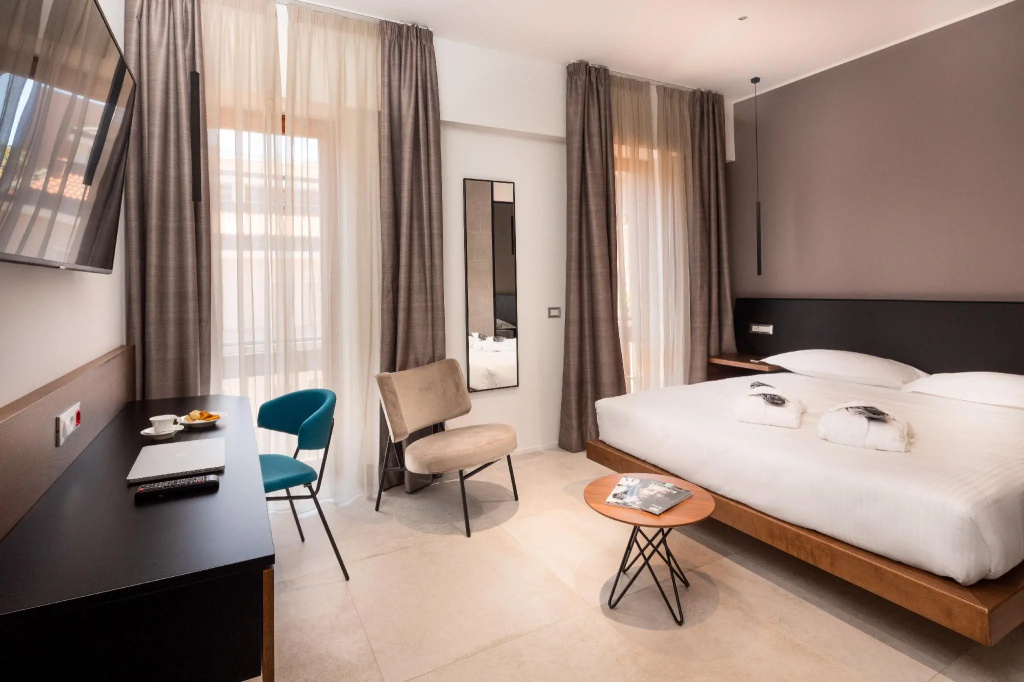 The Corner Duomo Hotel Room Type - Business Double room full double bed