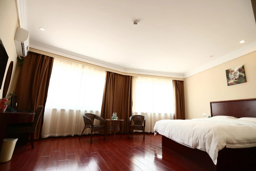 GreenTree Inn Qingdao Licang Shuyan Road Daweng Square Express Hotel