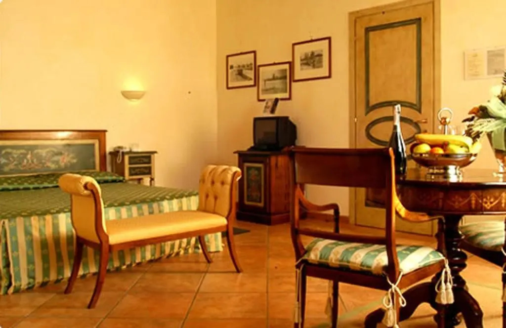 雙人套房，配備雙人床