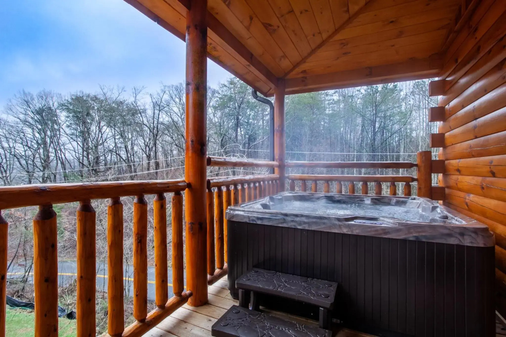 Swimming Bears Lodge 2 with Pool, Hot Tub and Theater