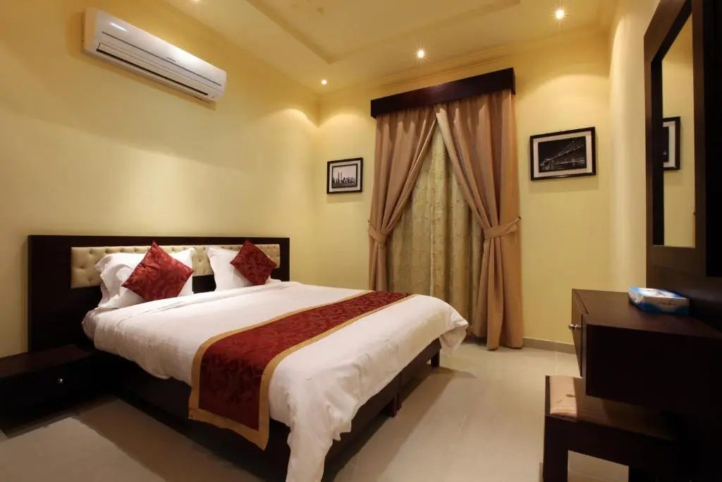2 Bedrooms Apartment