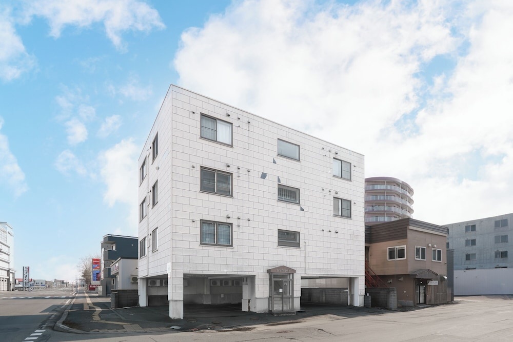 Silk Court 402 in Chitose