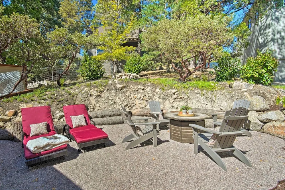Tree-lined Twin Peaks Cottage w/ Custom Stream