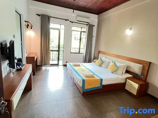 Superior Double room with garden view (full double bed)