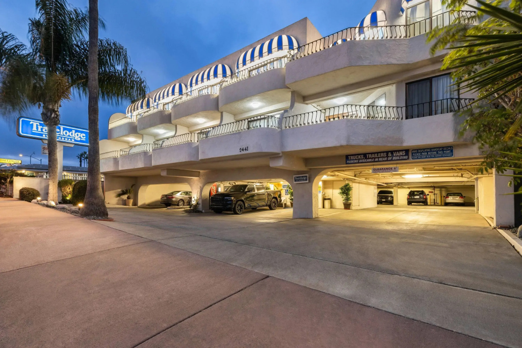 Travelodge by Wyndham San Clemente Beach