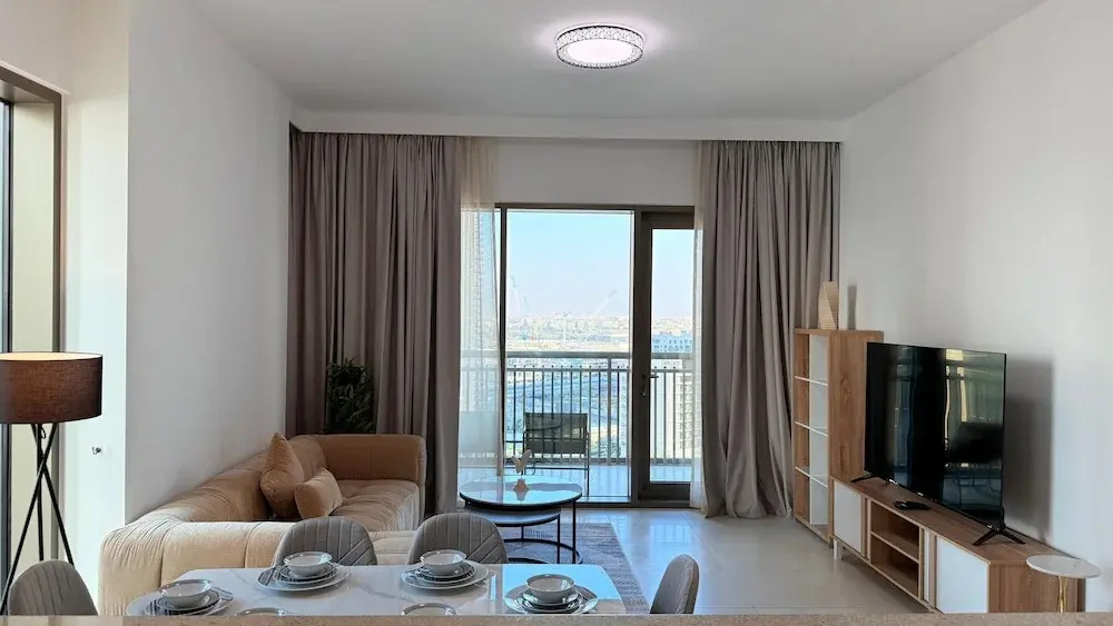 Dancenter Premium 2 Bedroom at Creek Horizon — фото