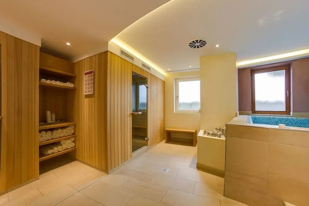 Hotel photo 12