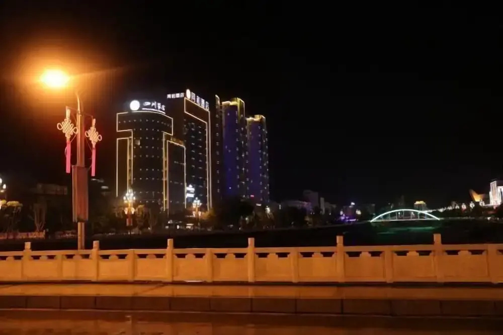 Tonghe Hotel