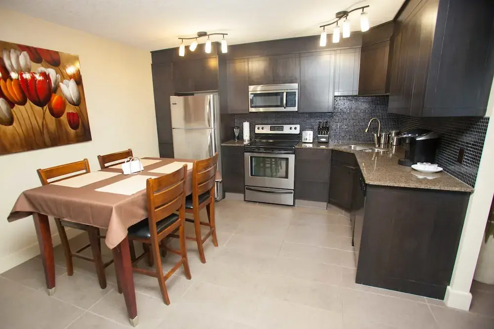 Corporate Suites of Calgary - Eightwelve - фото 24