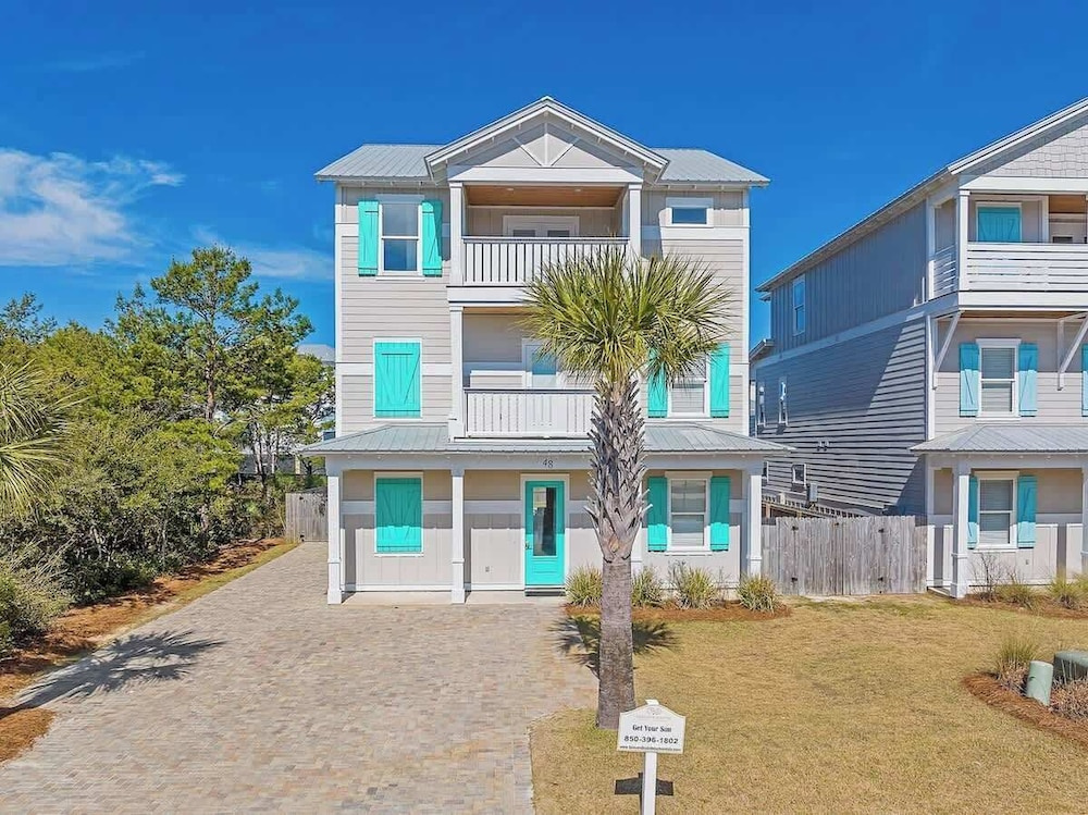 Modern 3-story Beach House W Poll and Billiard