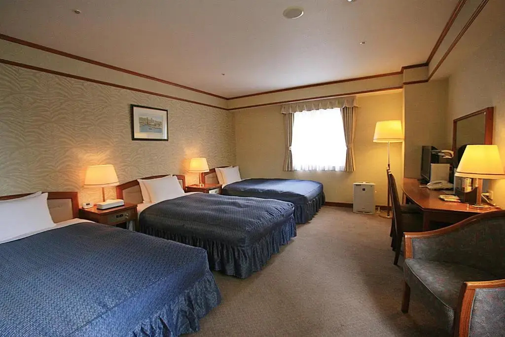 Standard Triple room