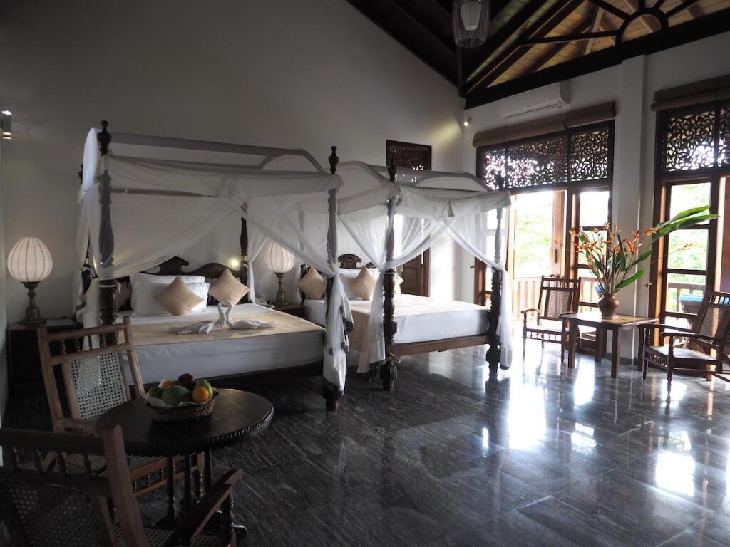 Niyagama House