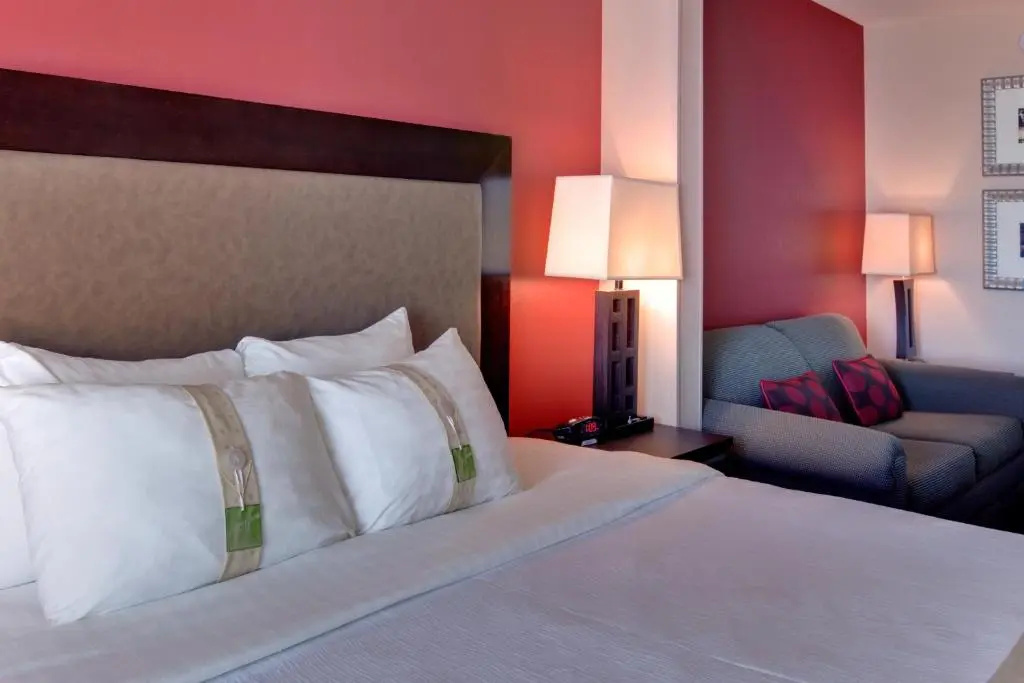 Holiday Inn & Suites Bakersfield by IHG - Chambres