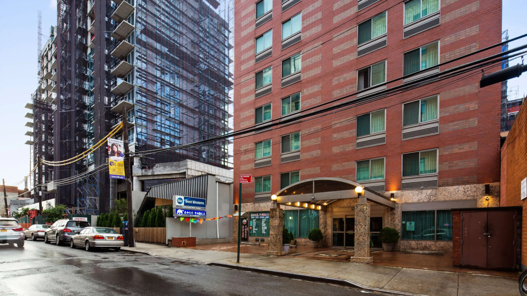 Best Western Queens Court Hotel — фото
