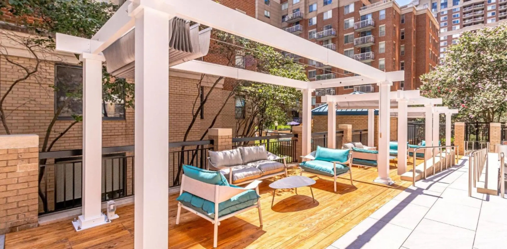 Fantastic 1 Bedroom Condo at Ballston