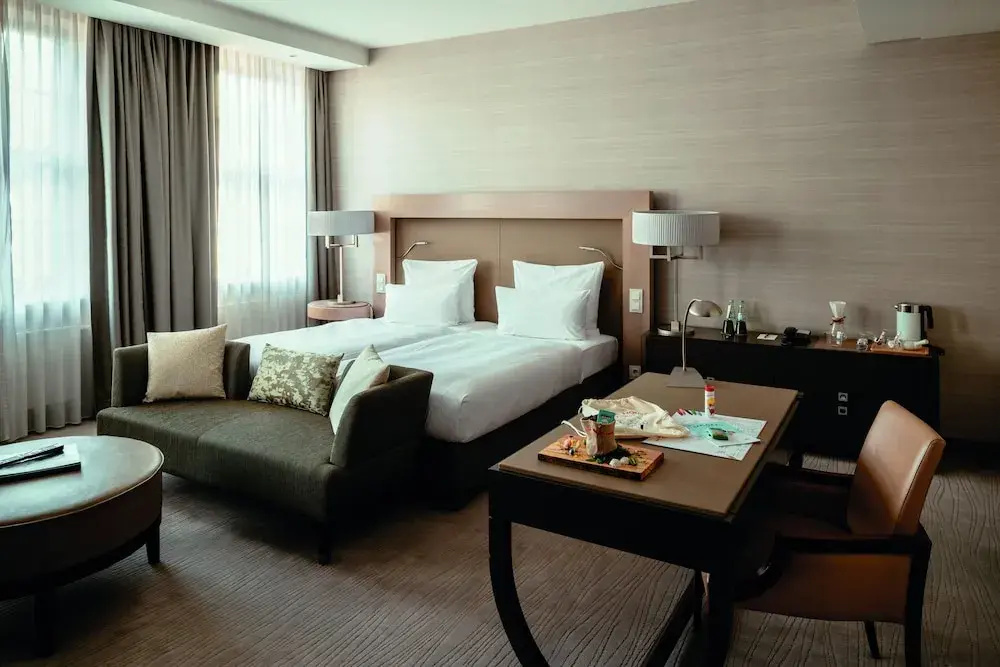 Suite with city view