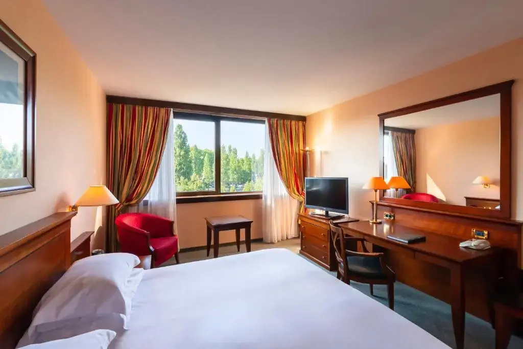 Guest Double room (full double bed)