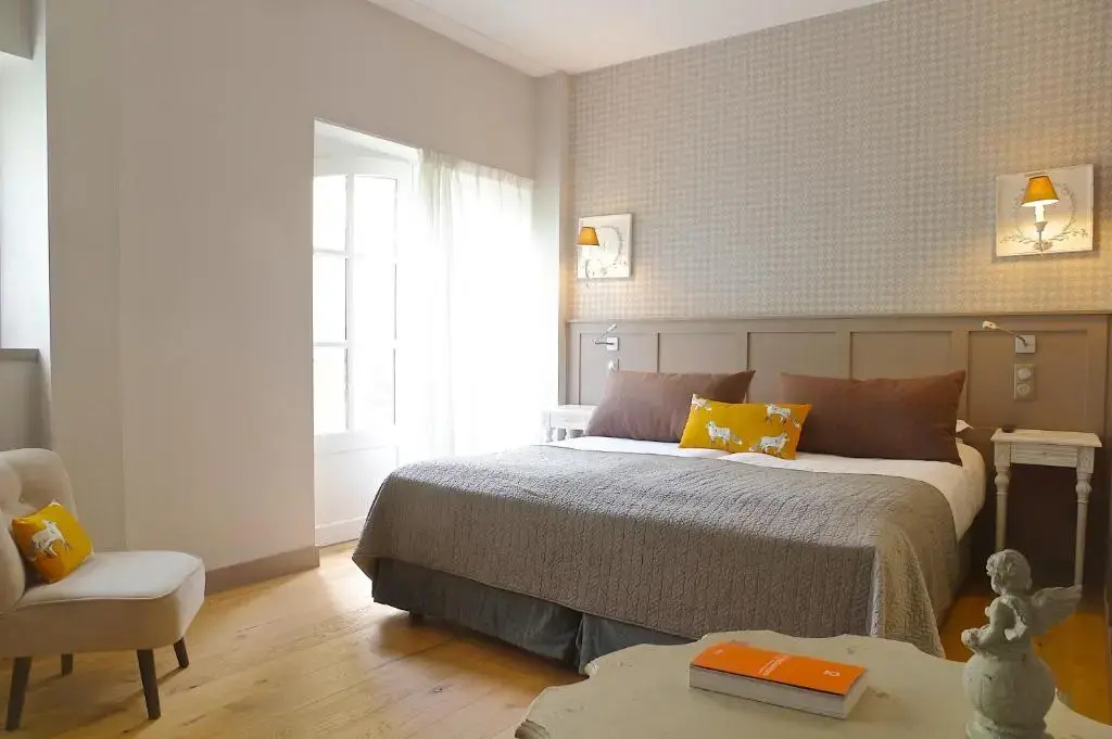 Les Glycines - Hôtel & Spa - Chambres