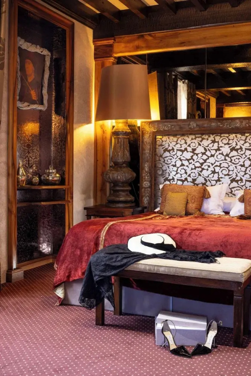 Royal Double room (full double bed)