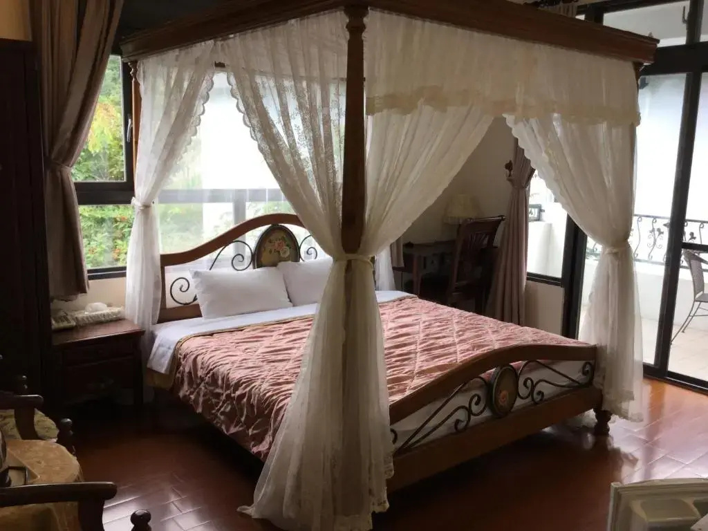 Standard Double room with balcony (full double bed)