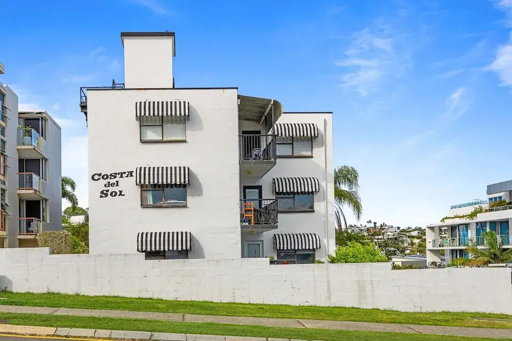Great Location 1-bed With Pool