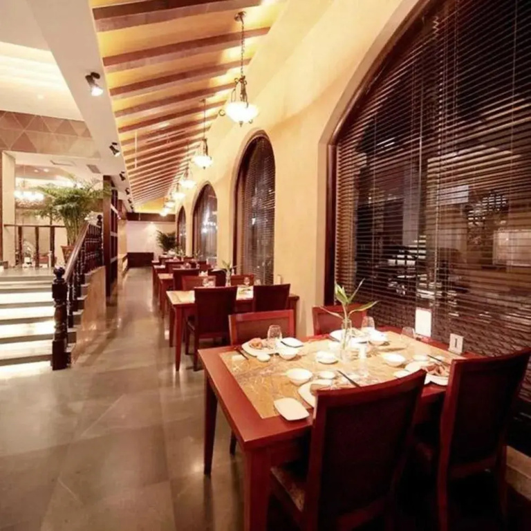 Food & Beverage