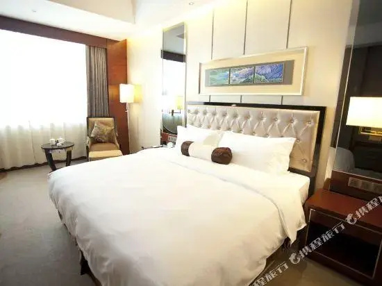Deluxe Double room with garden view (full double bed)