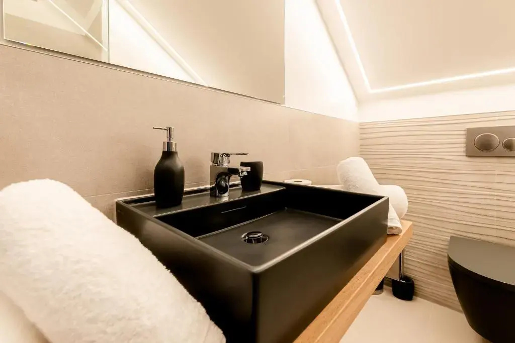 Superior Double room (full double bed)
