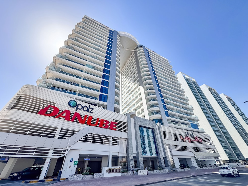 PVH - Opalz by Danube 1BR with Jacuzzi