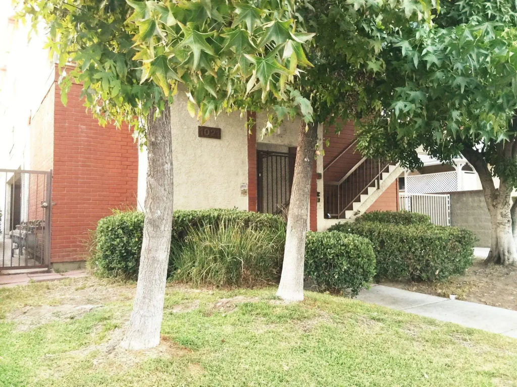 Fully Furnished Apartment in Glendale