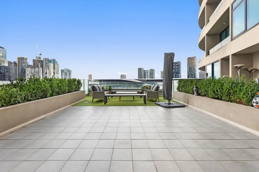 Impeccably Chic 2-bed With Views & Fab Amenities