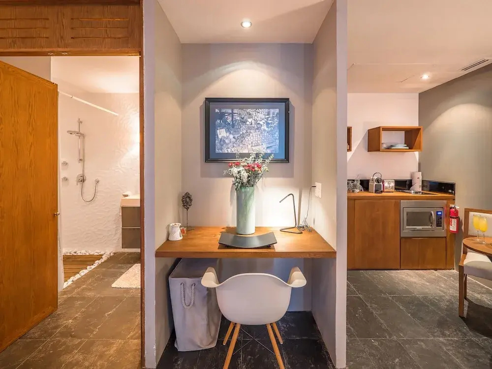 Premium Double Suite beachfront (full double bed)