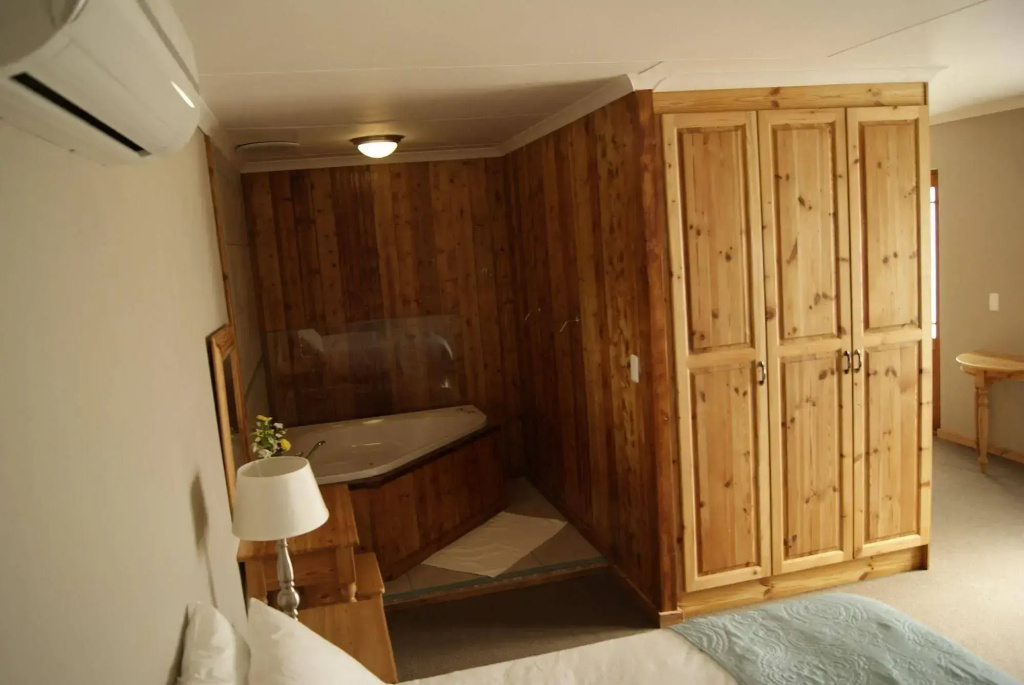 Mount Noah Lodge