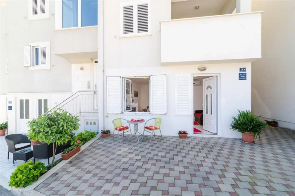 Apartments Ira